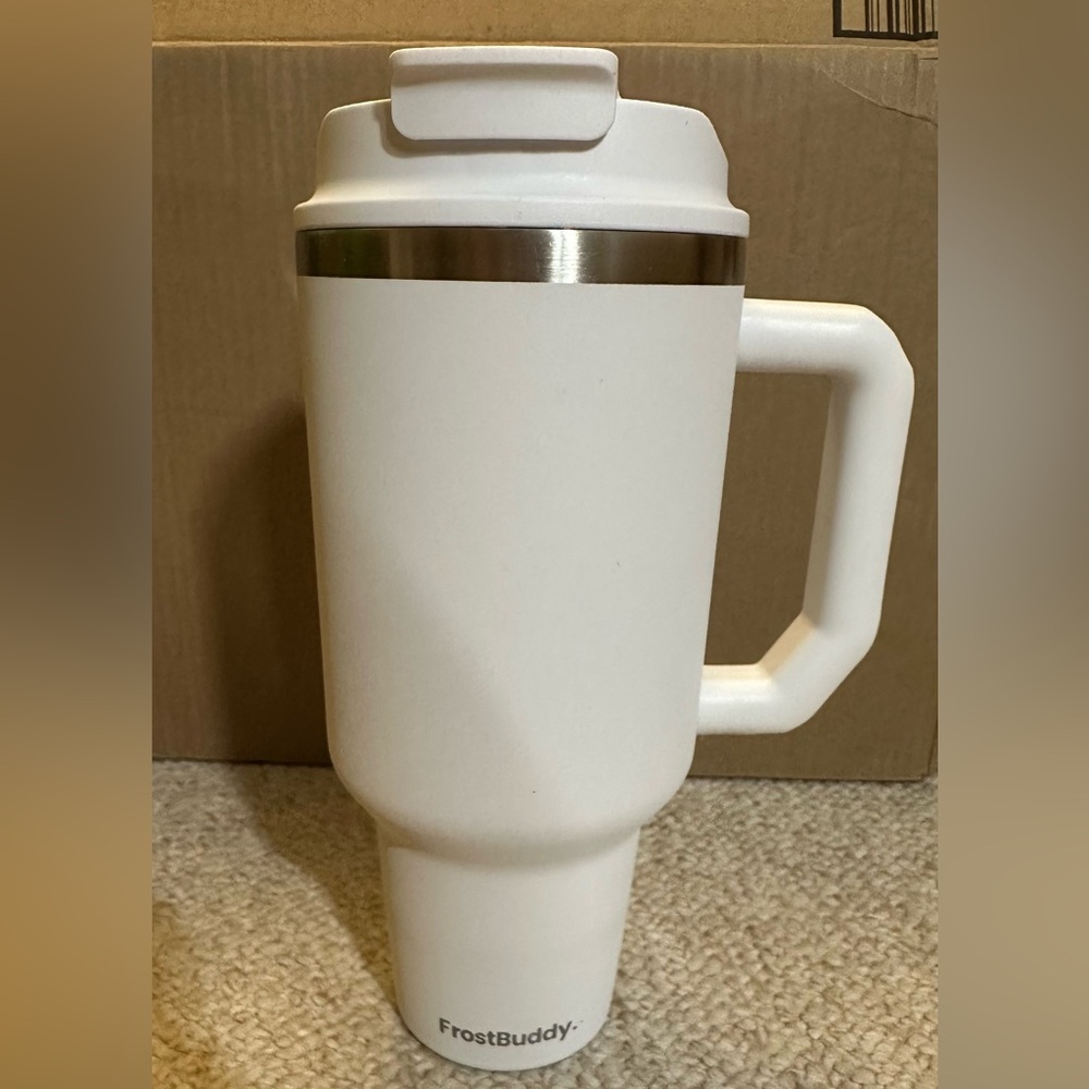 Frost Buddy Thicc Buddy 50oz White NEW IN BOX but Missing Straw